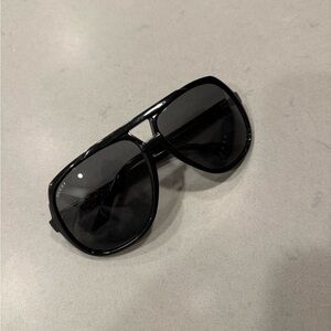 Gucci Sleek Black Sunglasses